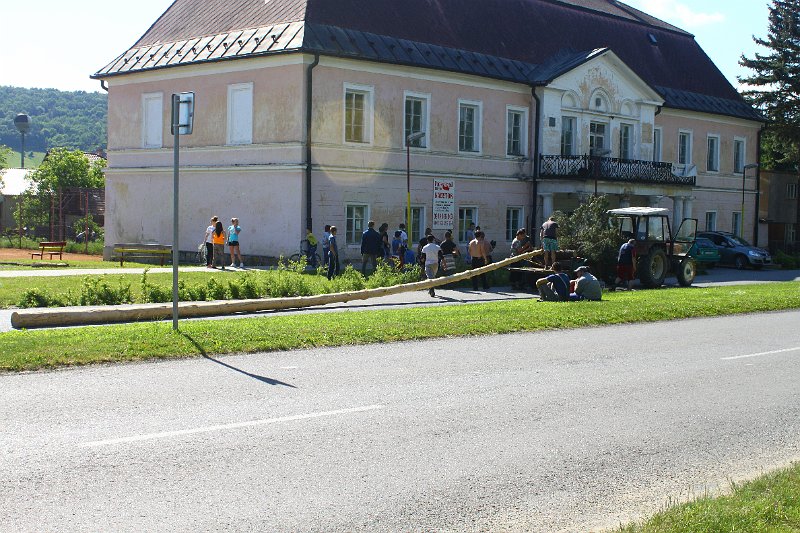 Stavanie maja (4).JPG